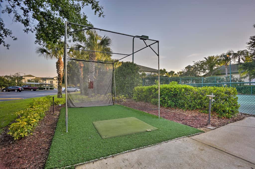 Resort-Style Condo w/ Pool: 6 Mi to Magic Kingdom