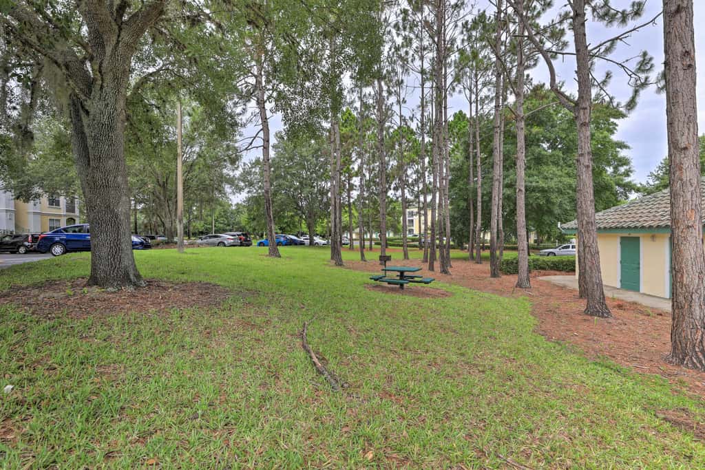 Resort-Style Condo w/ Pool: 6 Mi to Magic Kingdom