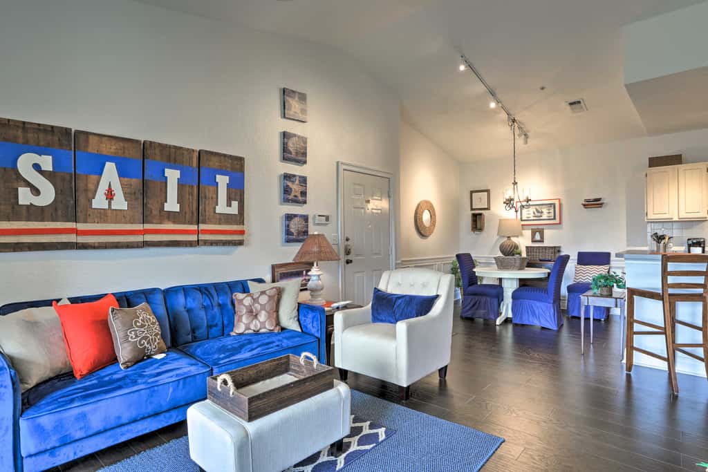 Resort-Style Condo w/ Pool: 6 Mi to Magic Kingdom