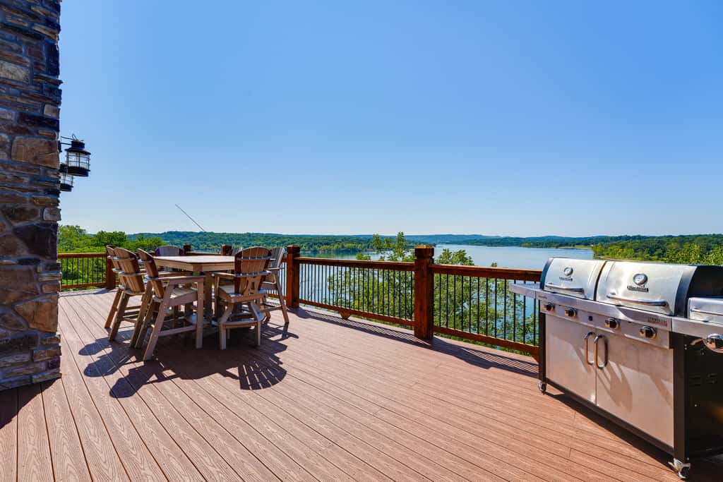 Luxe Table Rock Lake Vacation Rental with Hot Tub!