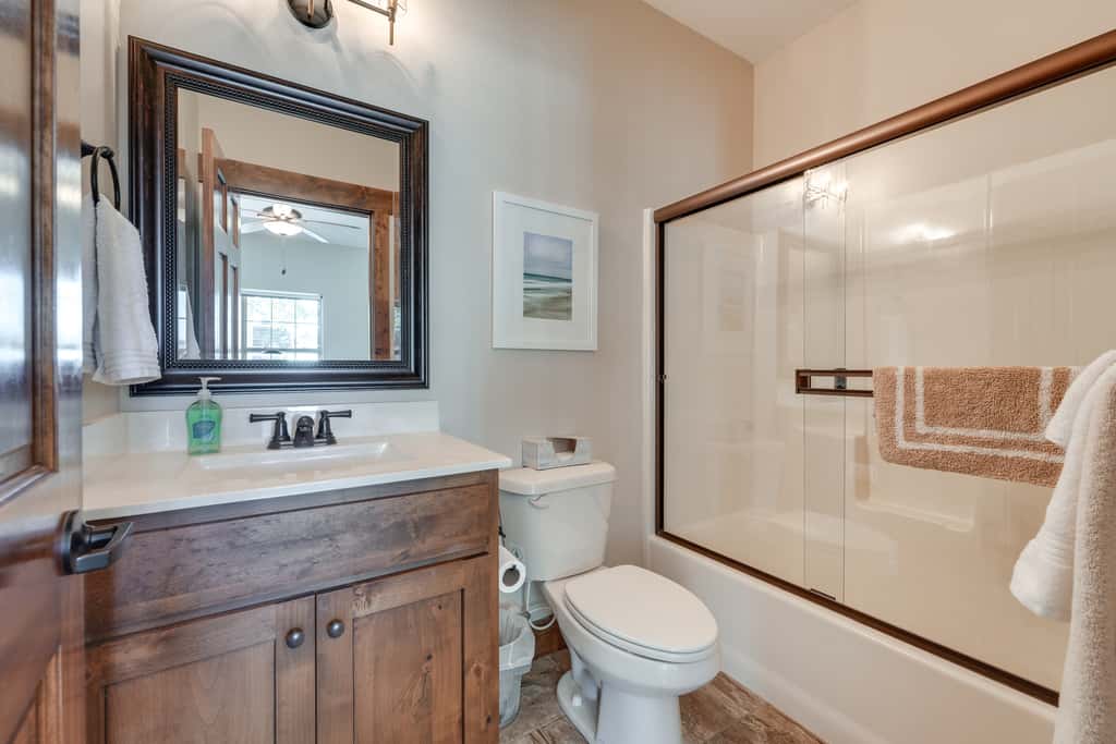 Luxe Table Rock Lake Vacation Rental with Hot Tub!