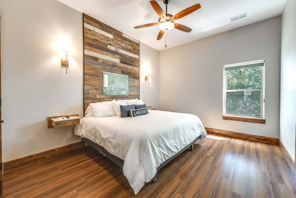 Luxe Table Rock Lake Vacation Rental with Hot Tub!