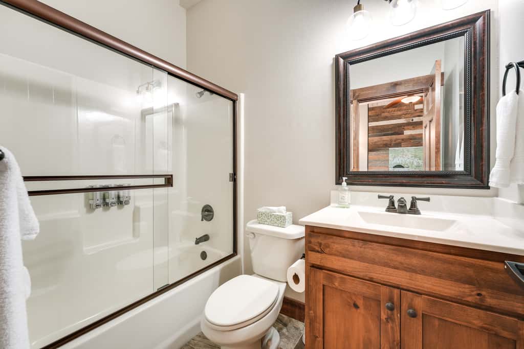 Luxe Table Rock Lake Vacation Rental with Hot Tub!