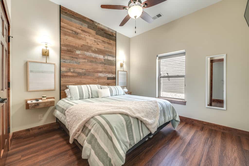 Luxe Table Rock Lake Vacation Rental with Hot Tub!