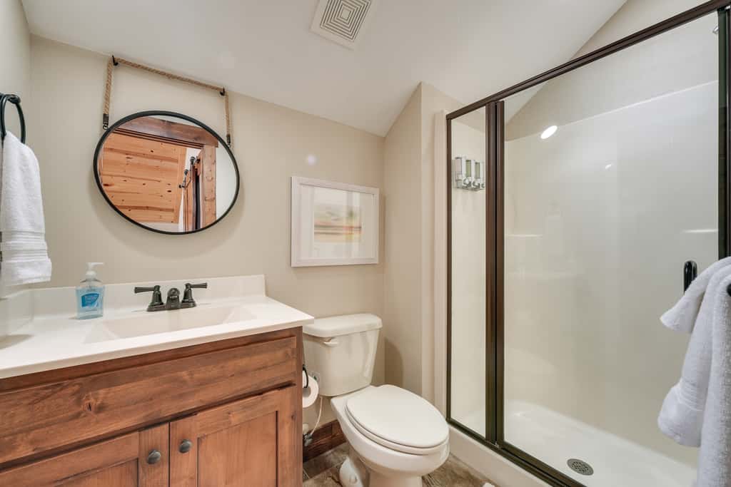 Luxe Table Rock Lake Vacation Rental with Hot Tub!