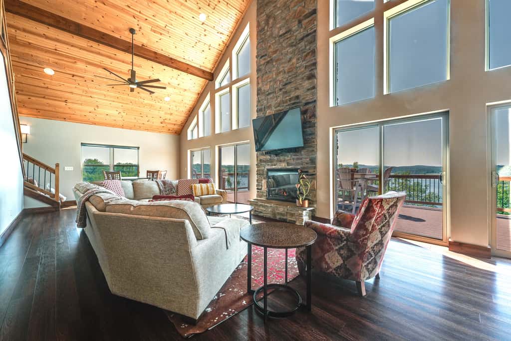 Luxe Table Rock Lake Vacation Rental with Hot Tub!