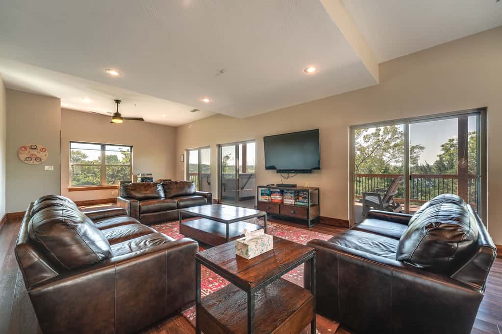 Luxe Table Rock Lake Vacation Rental with Hot Tub!