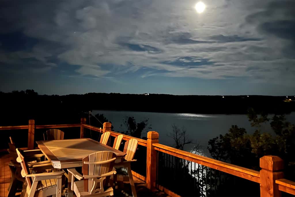 Luxe Table Rock Lake Vacation Rental with Hot Tub!