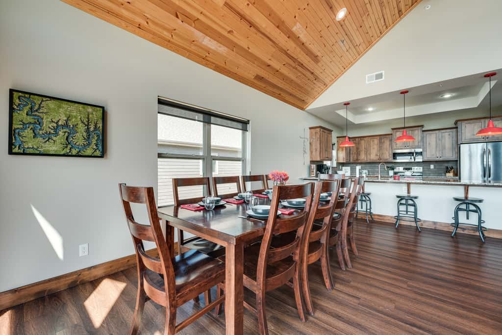 Luxe Table Rock Lake Vacation Rental with Hot Tub!