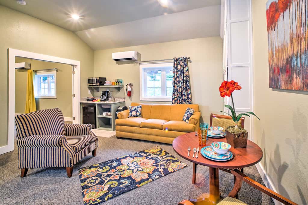 Steps to Branson Landing: Cozy Downtown Cottage!