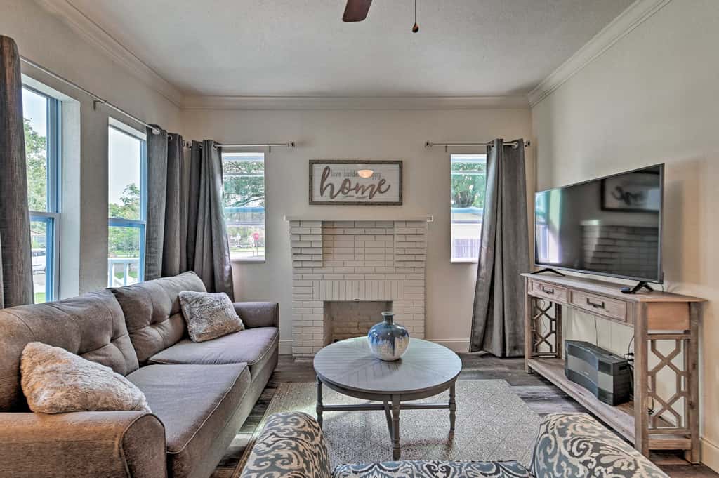 Walk to Dtwn: Winter Garden Home w/ Patio