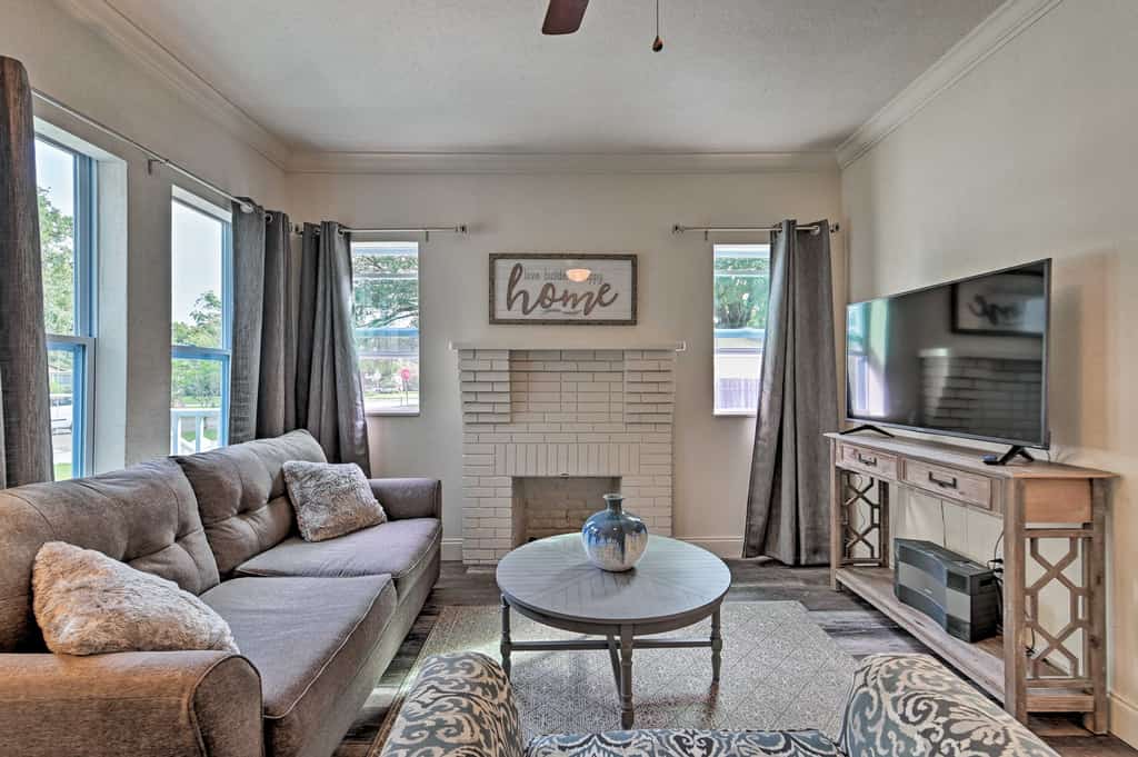 Walk to Dtwn: Winter Garden Home w/ Patio
