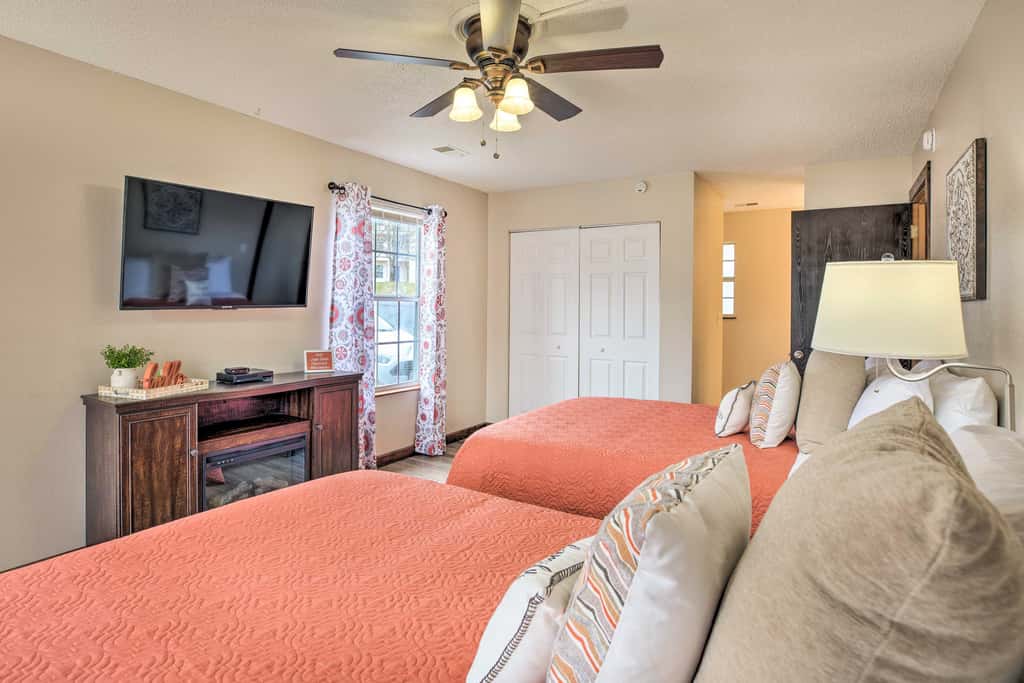 Unit 3 Mi to Branson Strip! Pool, Step-Free Access