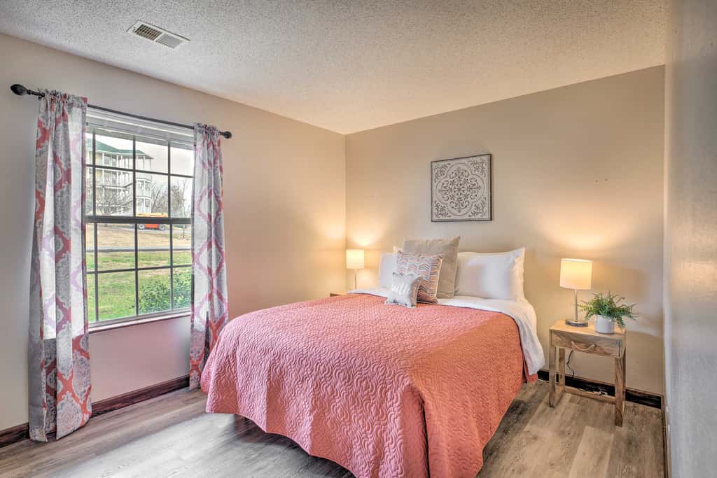 Unit 3 Mi to Branson Strip! Pool, Step-Free Access