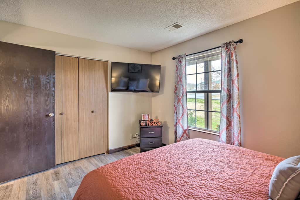 Unit 3 Mi to Branson Strip! Pool, Step-Free Access