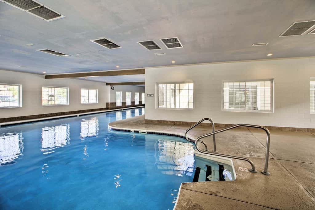 Unit 3 Mi to Branson Strip! Pool, Step-Free Access