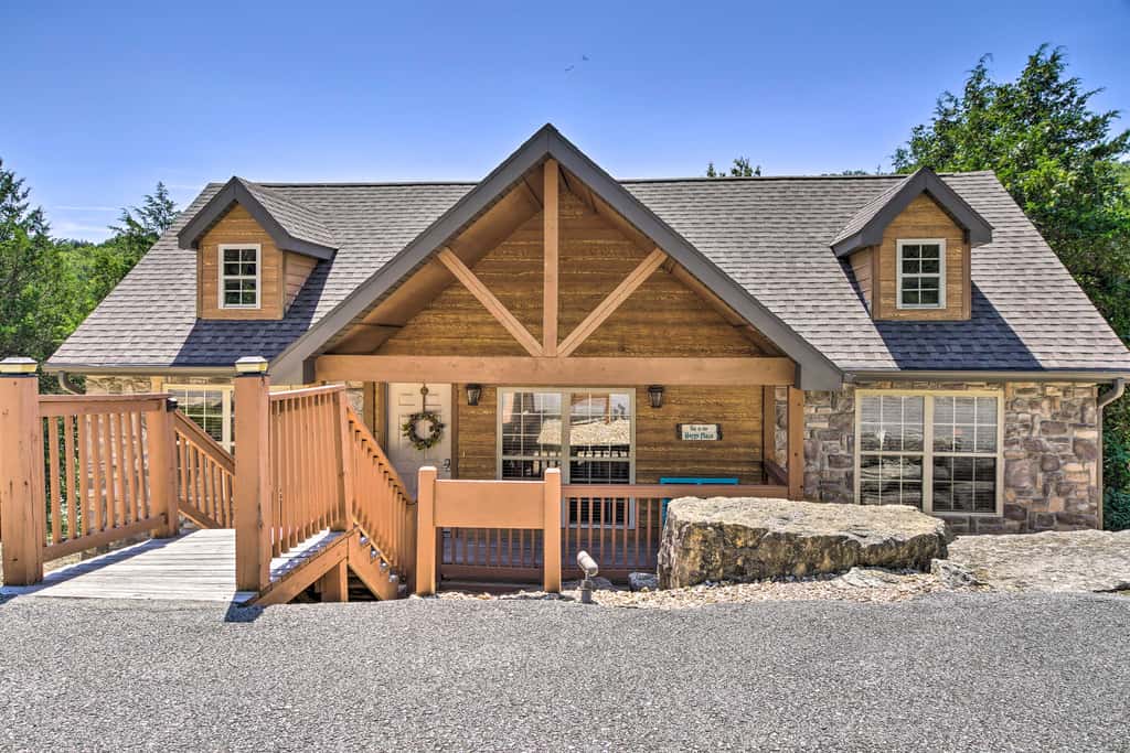 Screened Deck: Cozy Branson West Cabin!