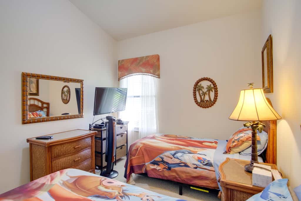 Sunny Villa w/ Lanai: 17 Mi to Disney!