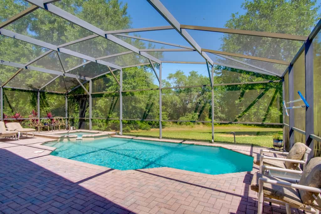 Sunny Villa w/ Lanai: 17 Mi to Disney!