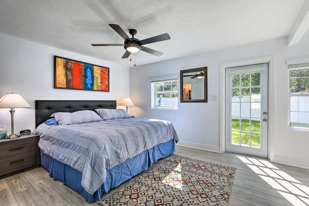 Pet-Friendly Mt Dora Home w/ Fire Pit & Patio