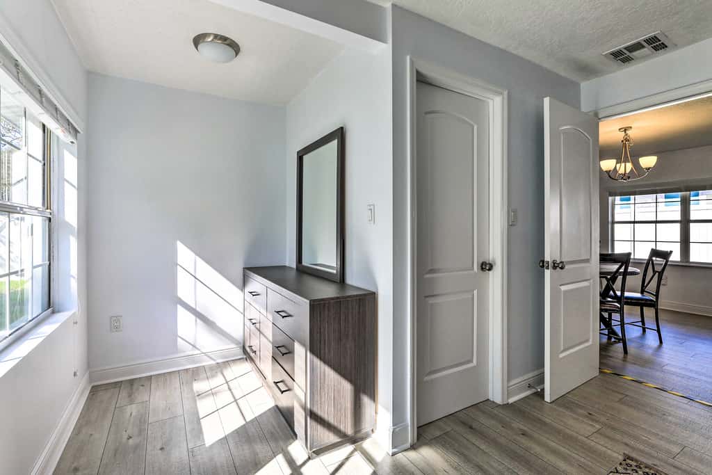 Pet-Friendly Mt Dora Home w/ Fire Pit & Patio