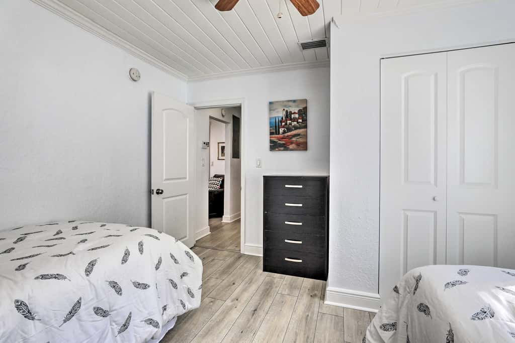 Pet-Friendly Mt Dora Home w/ Fire Pit & Patio