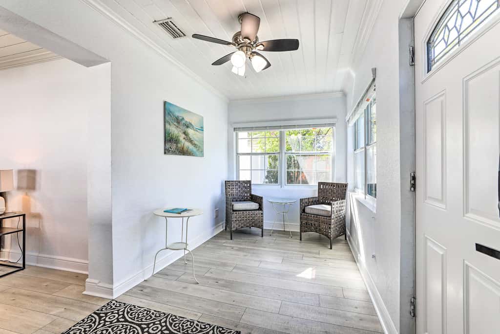 Pet-Friendly Mt Dora Home w/ Fire Pit & Patio