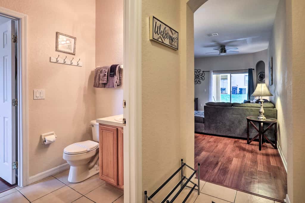 Townhome w/ Resort Amenities in Davenport!