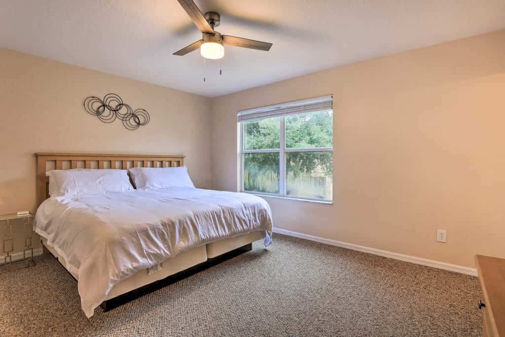 Townhome w/ Resort Amenities in Davenport!