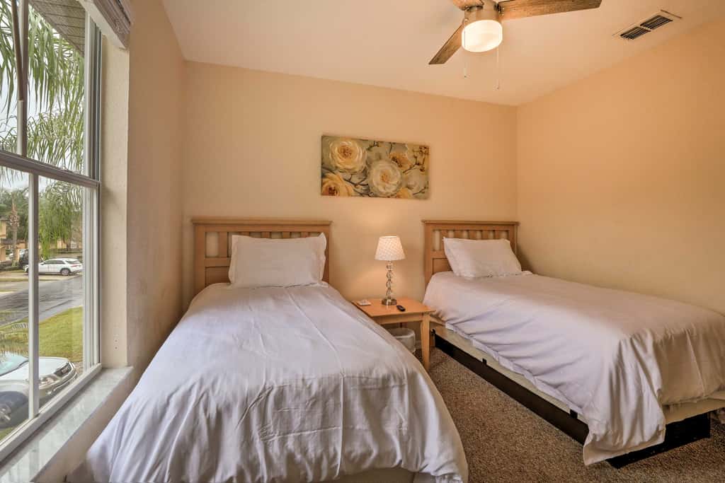 Townhome w/ Resort Amenities in Davenport!