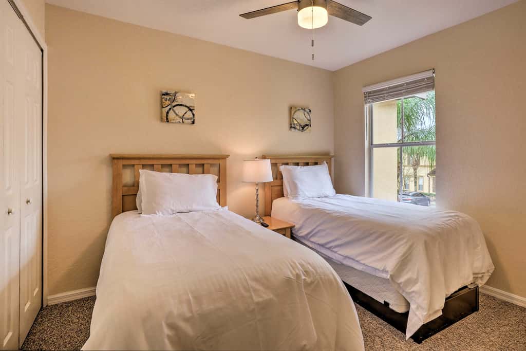 Townhome w/ Resort Amenities in Davenport!