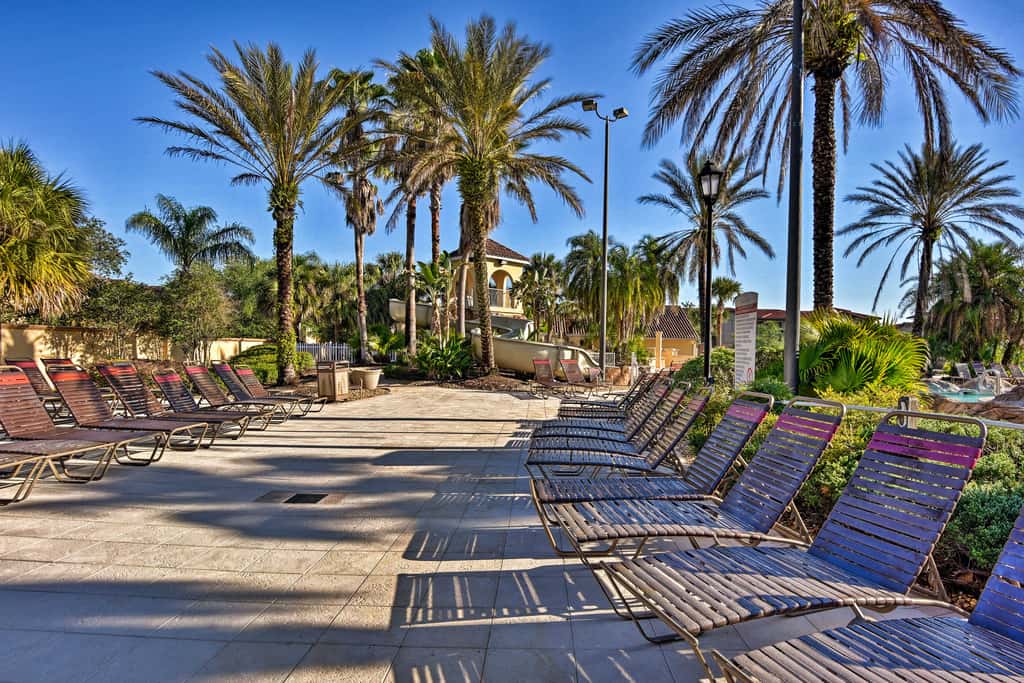 Townhome w/ Resort Amenities in Davenport!
