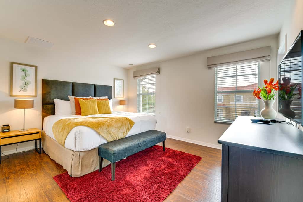 4 Mi to Disney World: Townhome w/ Hot Tub & Lanai!