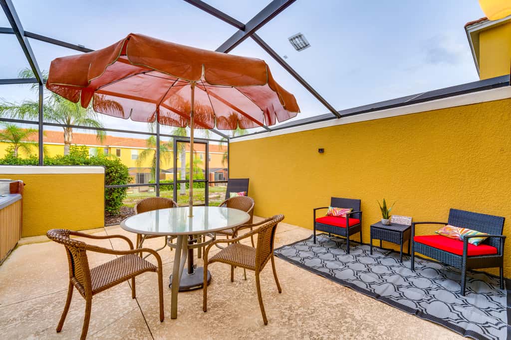 4 Mi to Disney World: Townhome w/ Hot Tub & Lanai!
