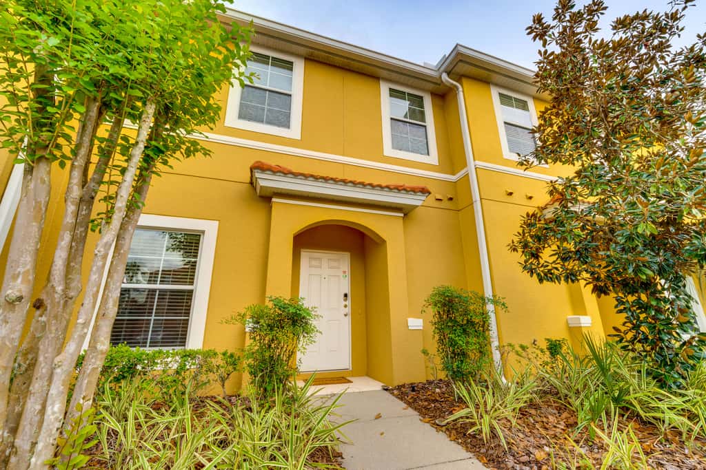 4 Mi to Disney World: Townhome w/ Hot Tub & Lanai!