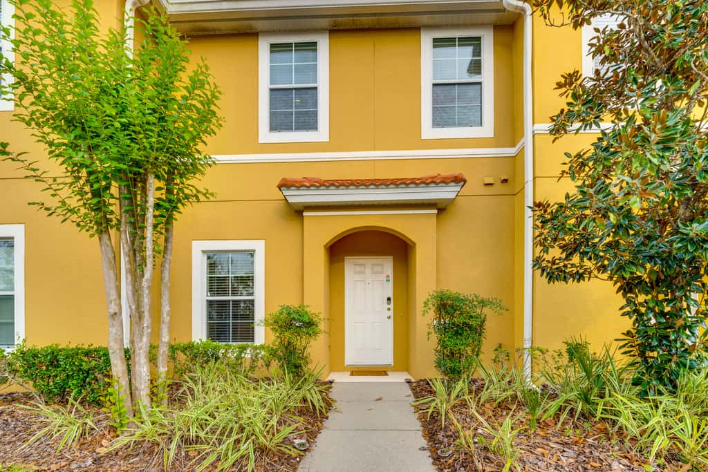 4 Mi to Disney World: Townhome w/ Hot Tub & Lanai!