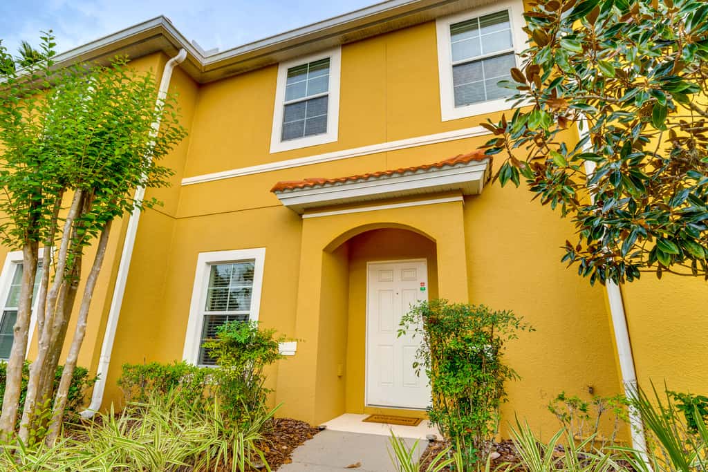 4 Mi to Disney World: Townhome w/ Hot Tub & Lanai!