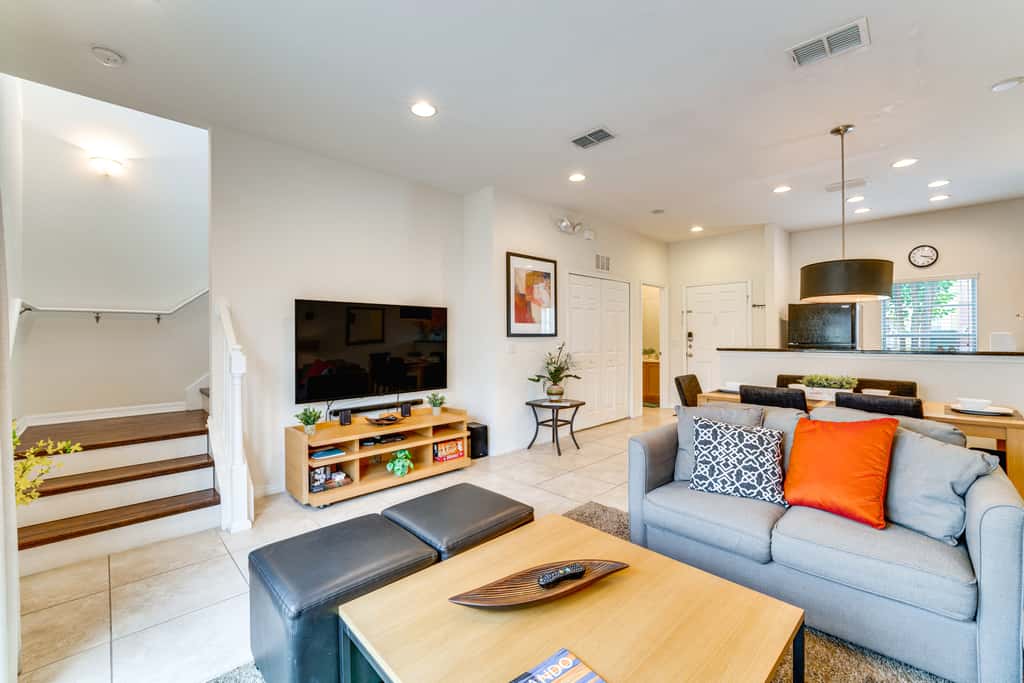 4 Mi to Disney World: Townhome w/ Hot Tub & Lanai!