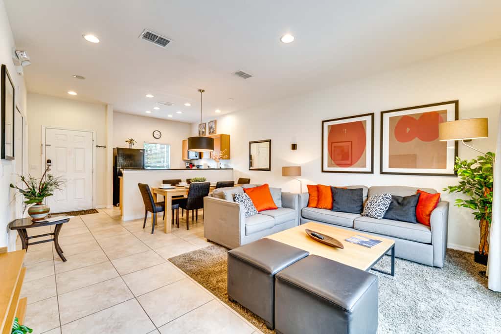 4 Mi to Disney World: Townhome w/ Hot Tub & Lanai!