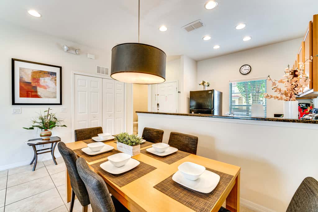 4 Mi to Disney World: Townhome w/ Hot Tub & Lanai!