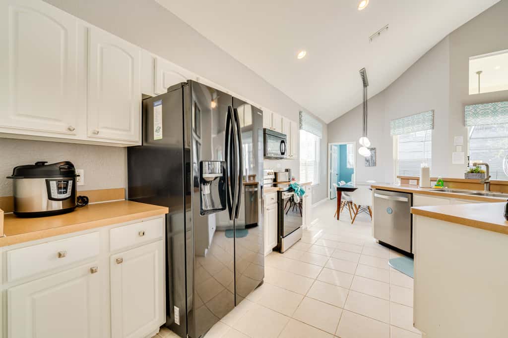 3 Mi to Disney: Family-Friendly Home!