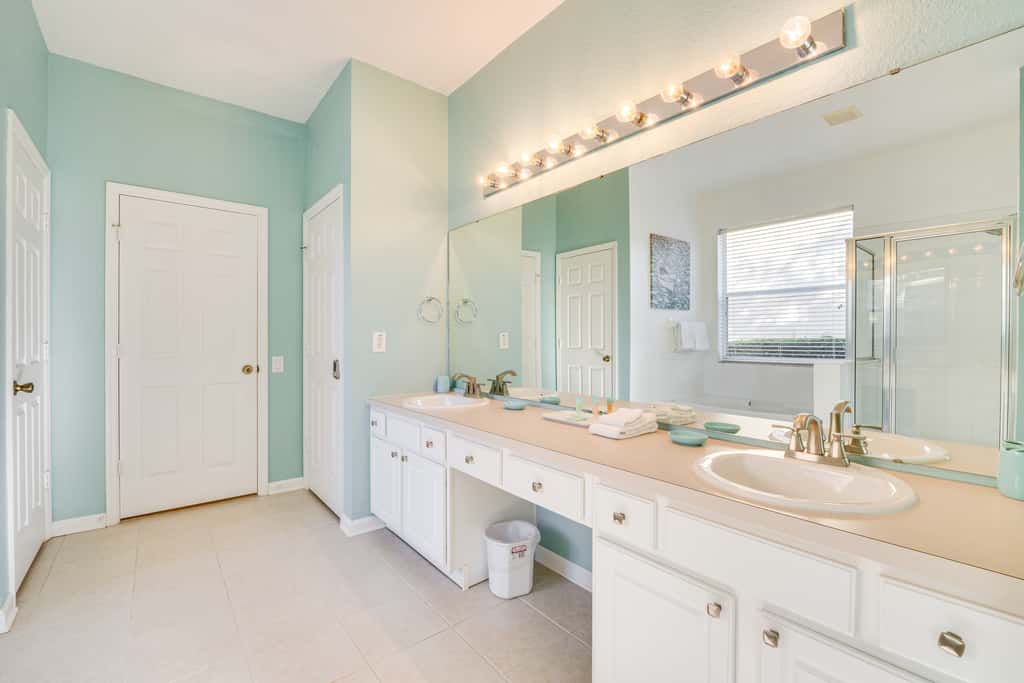 3 Mi to Disney: Family-Friendly Home!