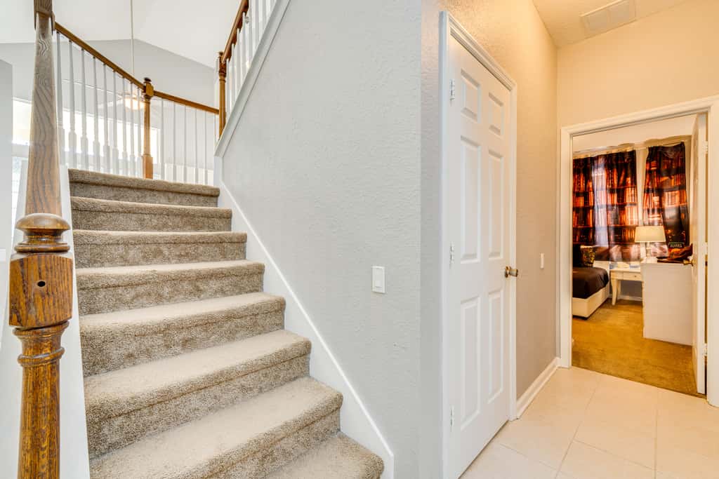 3 Mi to Disney: Family-Friendly Home!