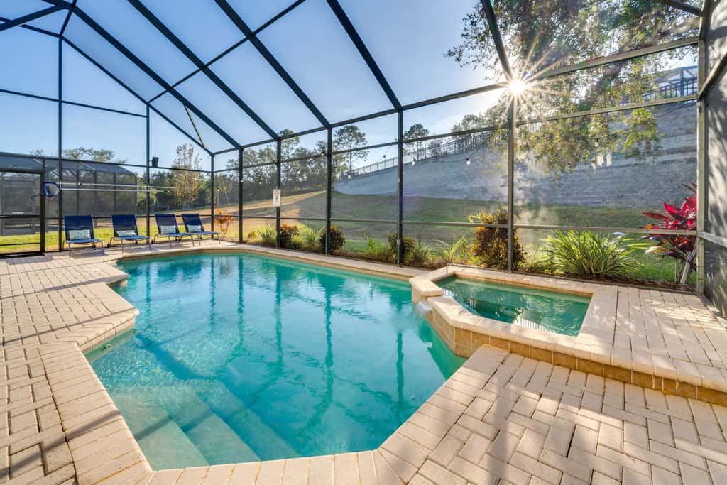 3 Mi to Disney: Family-Friendly Home!