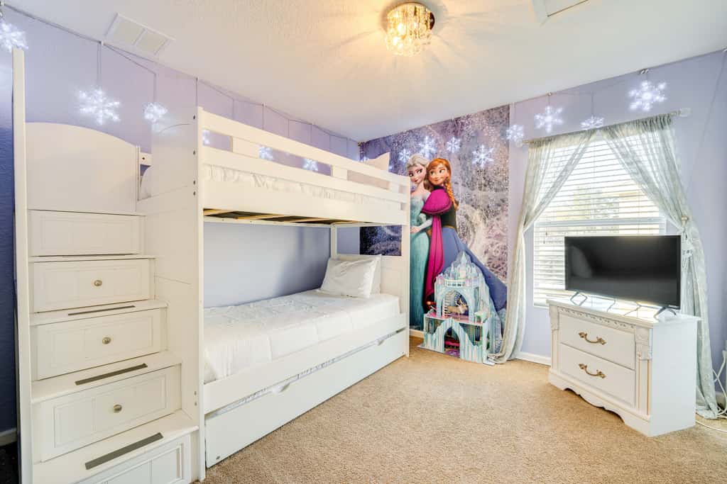 3 Mi to Disney: Family-Friendly Home!