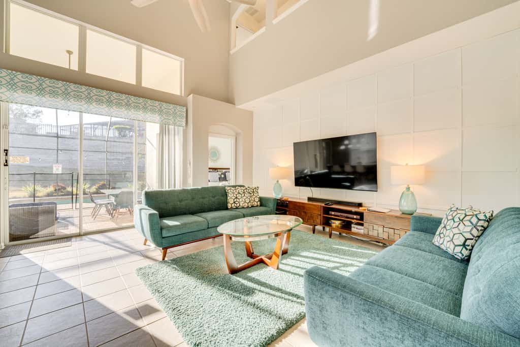3 Mi to Disney: Family-Friendly Home!
