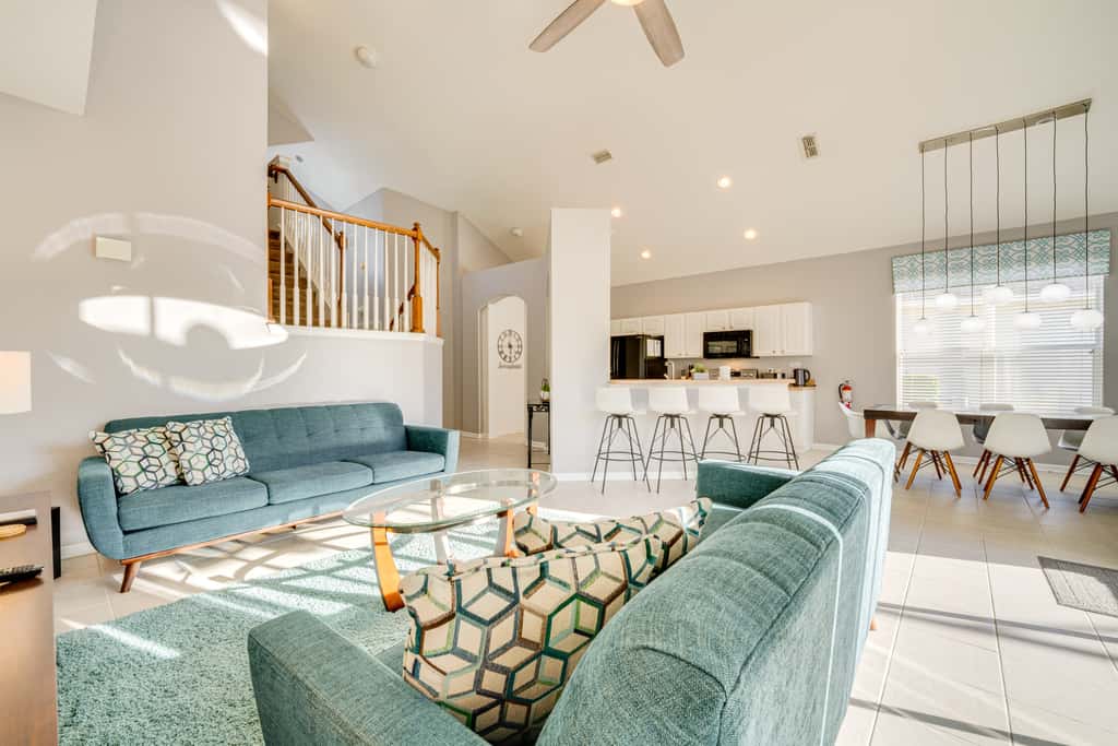 3 Mi to Disney: Family-Friendly Home!