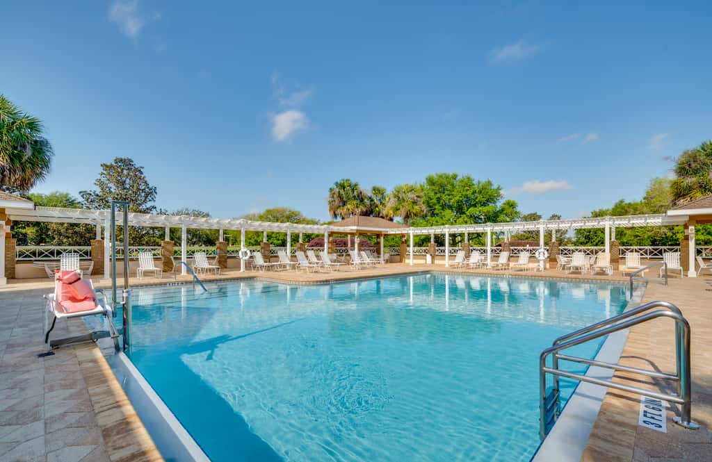 2 Mi to Lake Sumter Landing: Spacious Golf Retreat