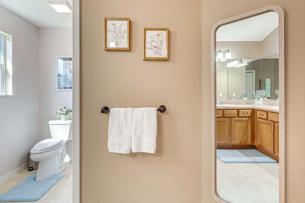 2 Mi to Lake Sumter Landing: Spacious Golf Retreat