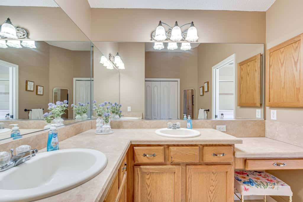 2 Mi to Lake Sumter Landing: Spacious Golf Retreat